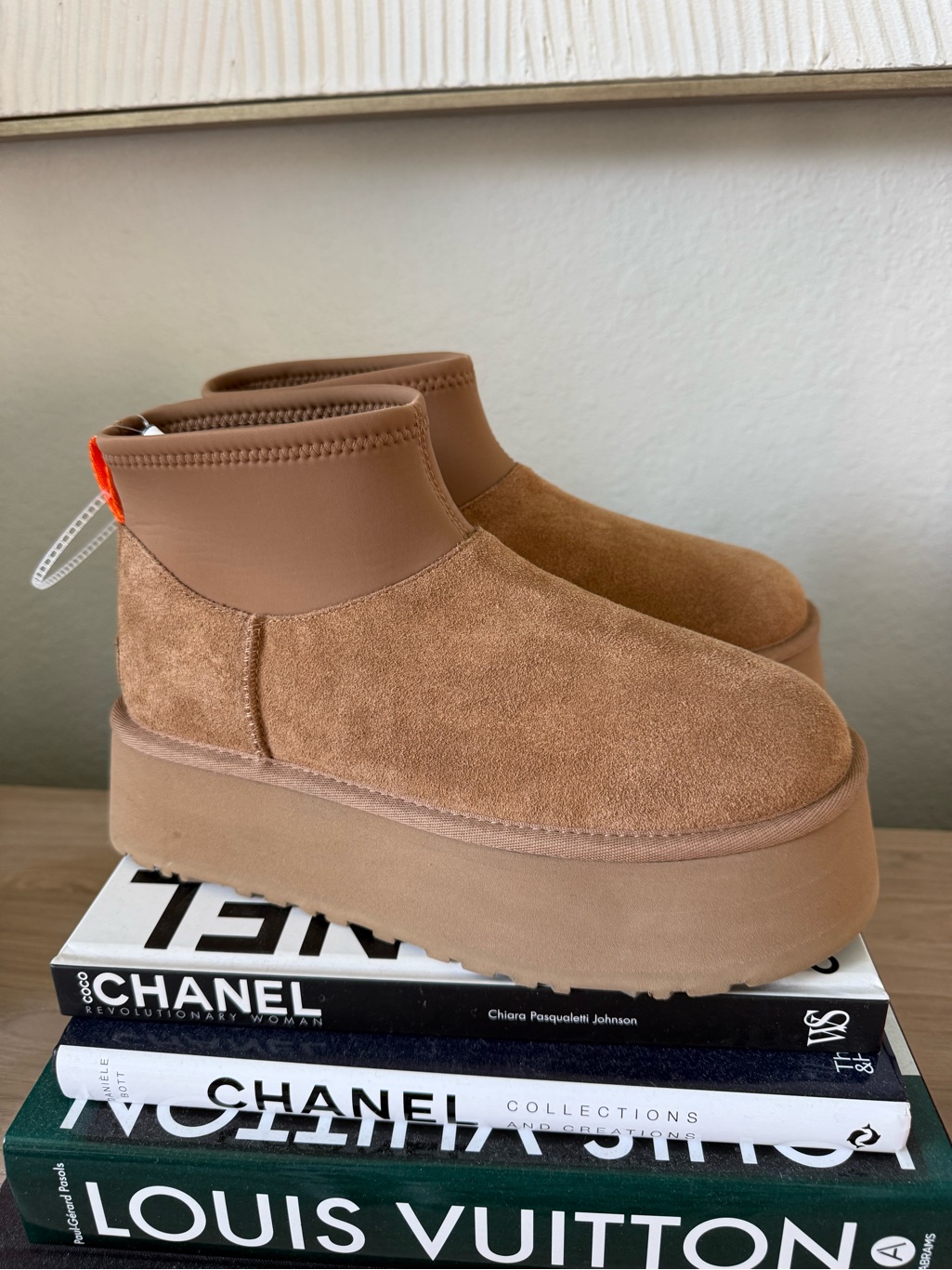 Ugg Dipper Mini Boots Chestnut Size 9